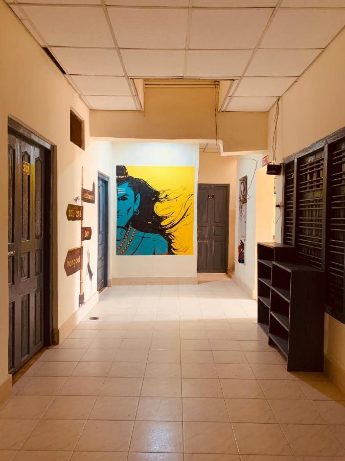 Vagabond Stay Hostel Varanasi Bagian luar foto
