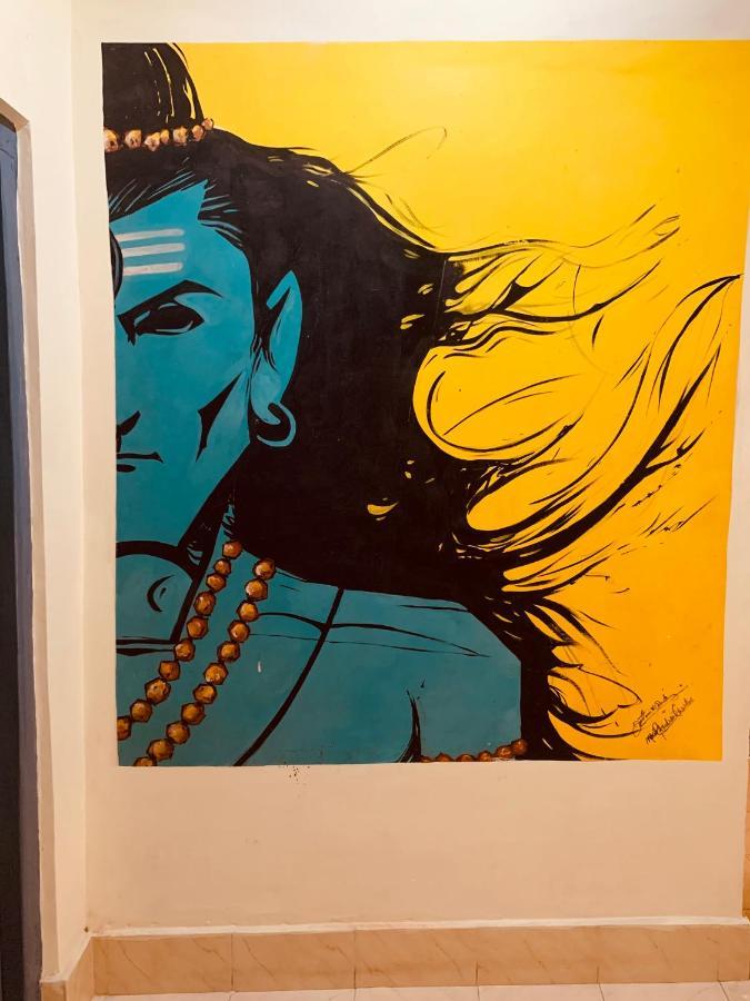 Vagabond Stay Hostel Varanasi Bagian luar foto