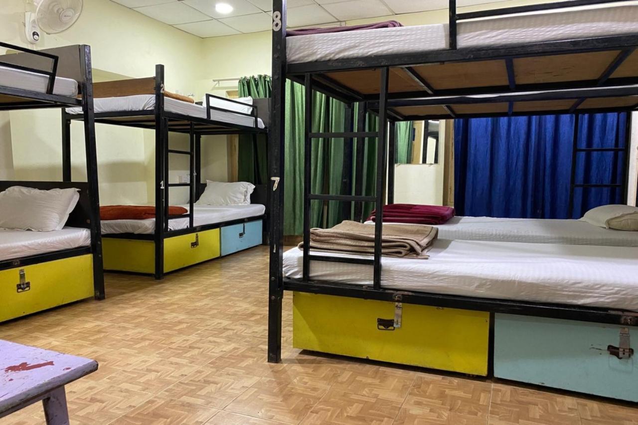 Vagabond Stay Hostel Varanasi Bagian luar foto