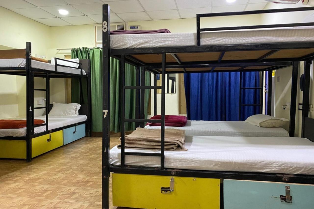 Vagabond Stay Hostel Varanasi Bagian luar foto