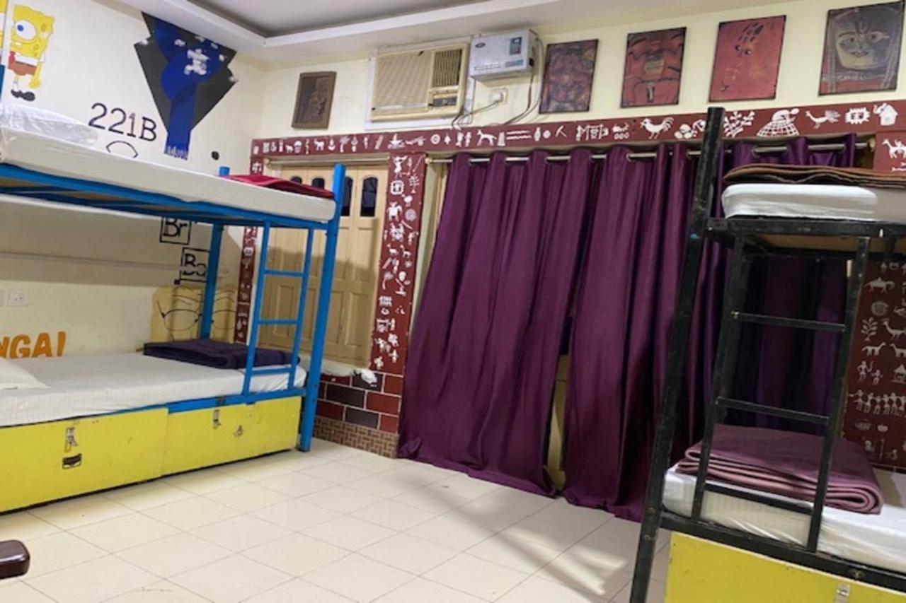 Vagabond Stay Hostel Varanasi Bagian luar foto